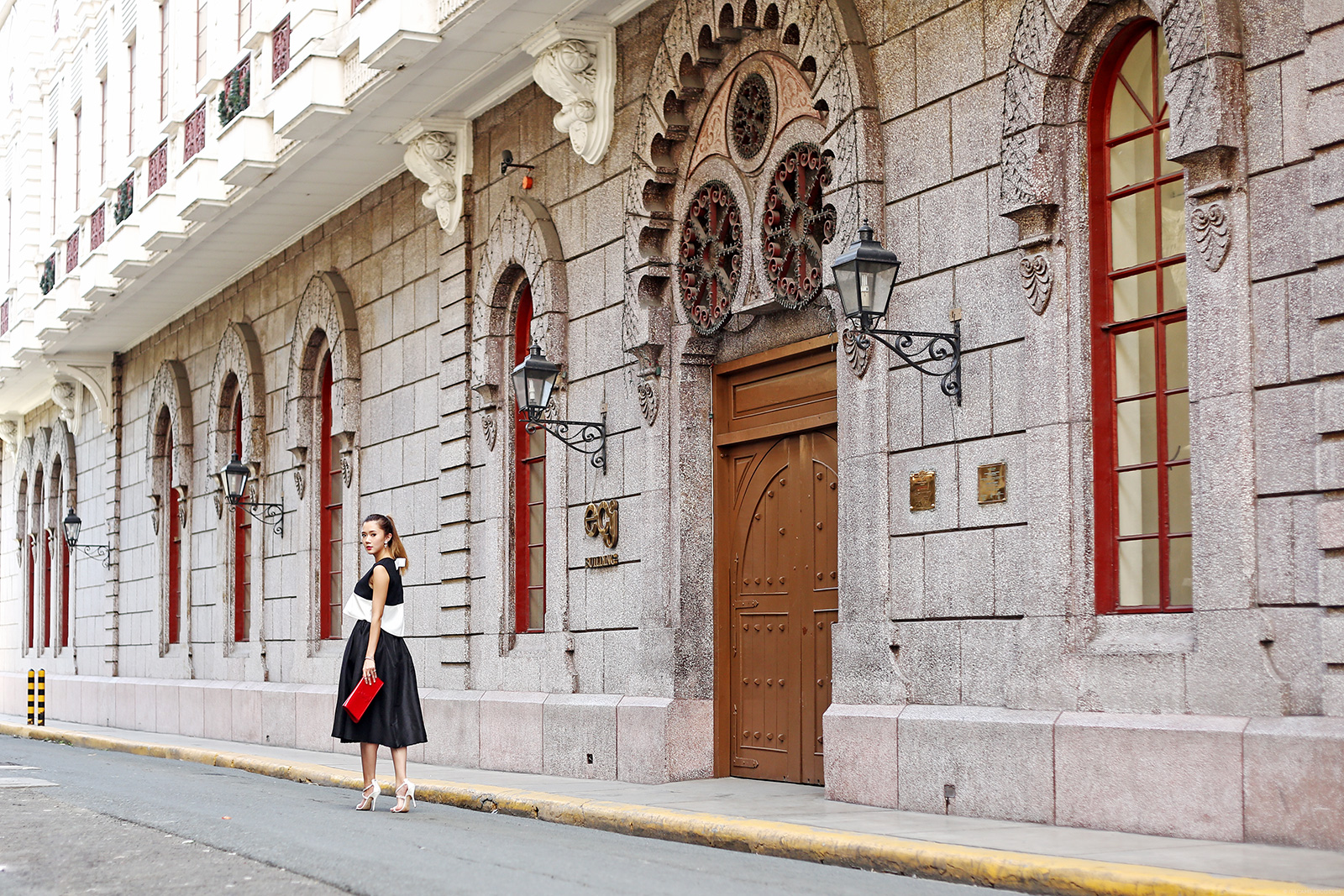 Black And White Elegance At Intramuros