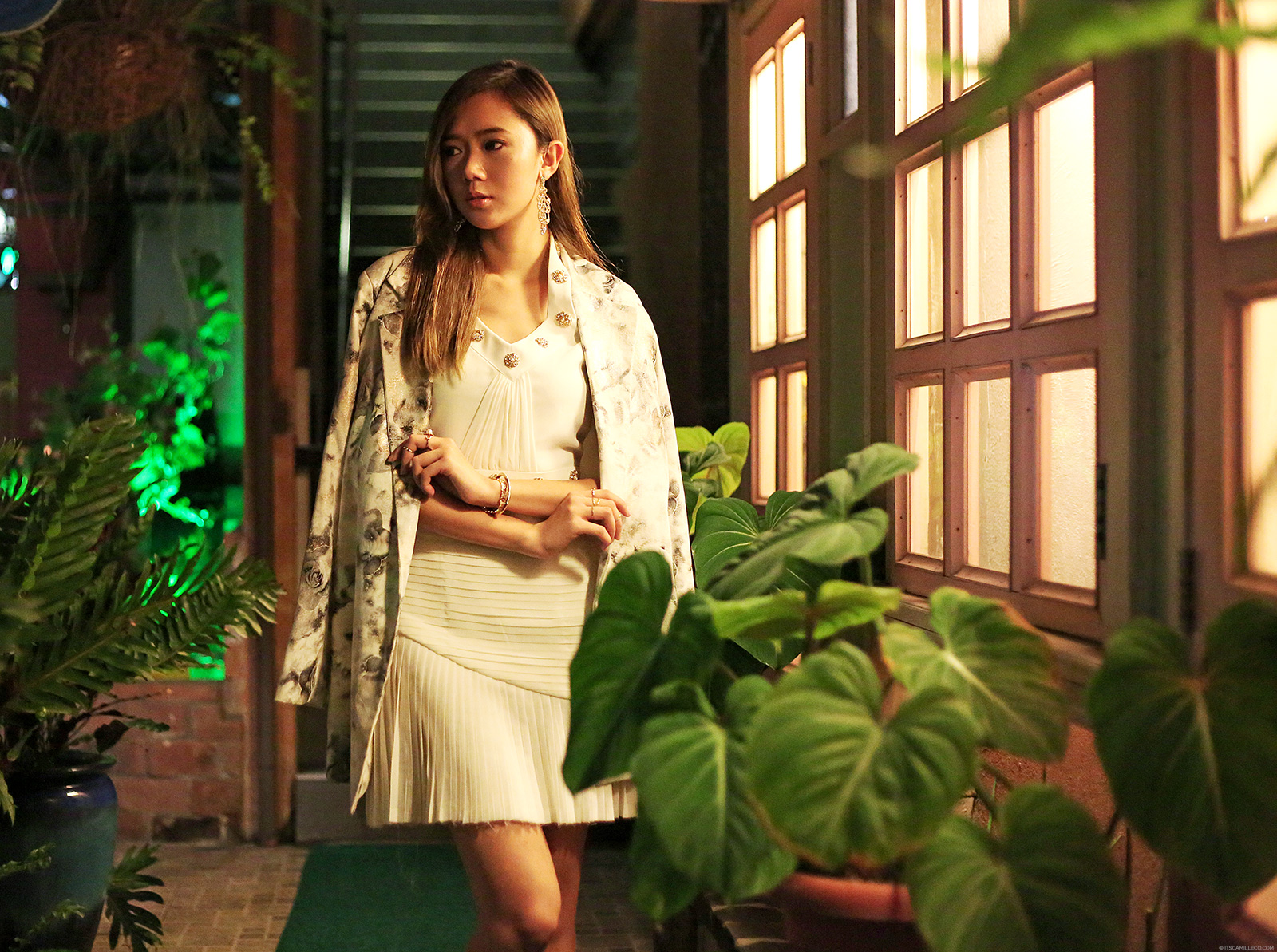 Virgos Lounge, Romwe, Valentino | www.itscamilleco.com