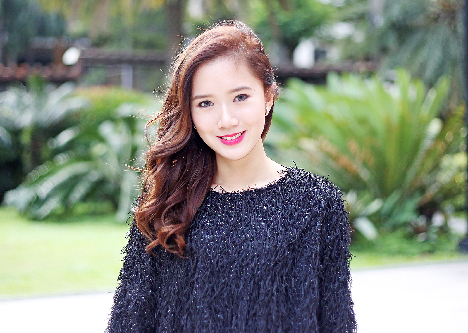 Mac Relentlessly Red, Details Outfit | www.itscamilleco.com