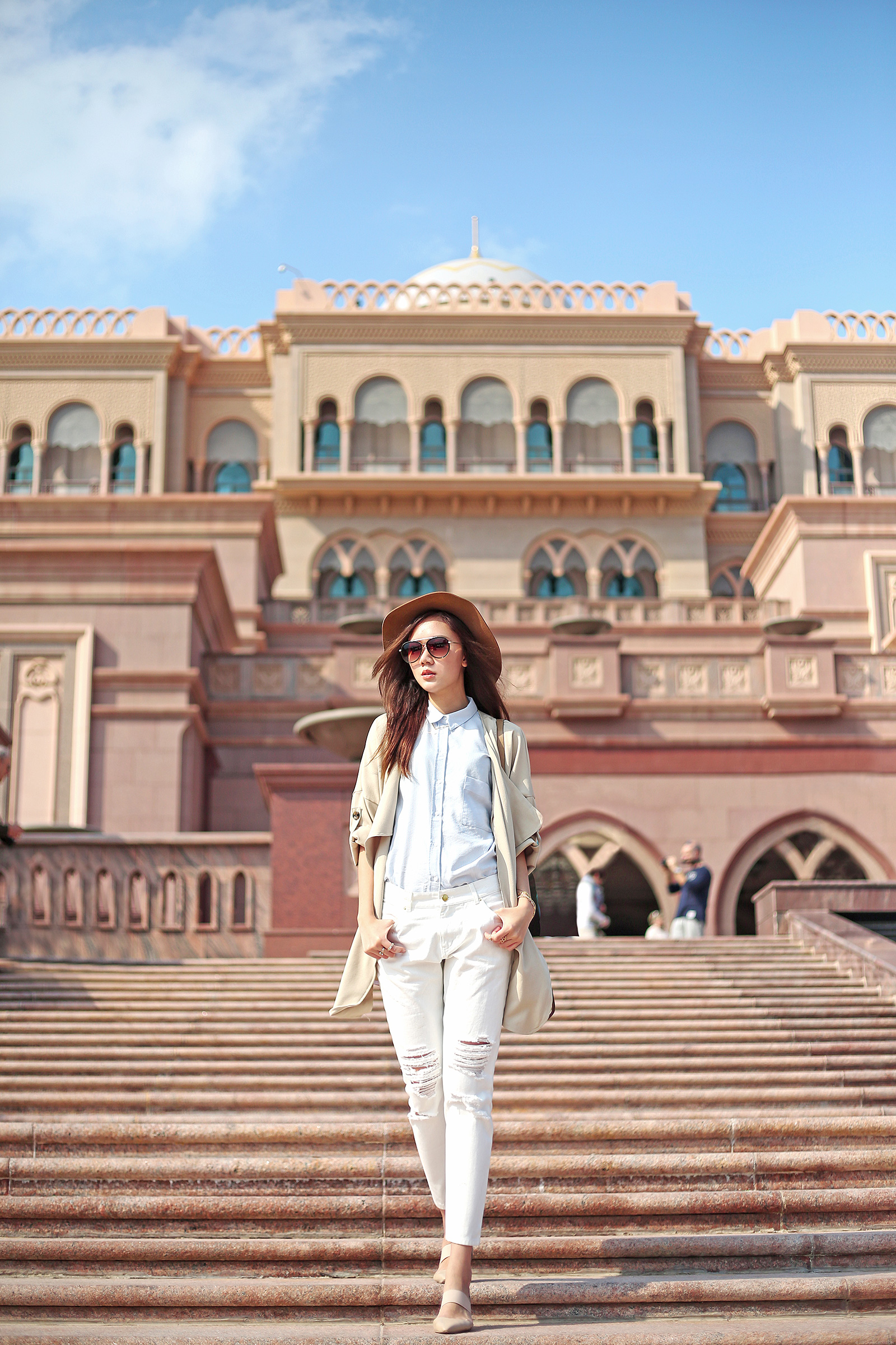 Emirates Palace Hotel, Abu Dhabi Private Tour | www.itscamilleco.com